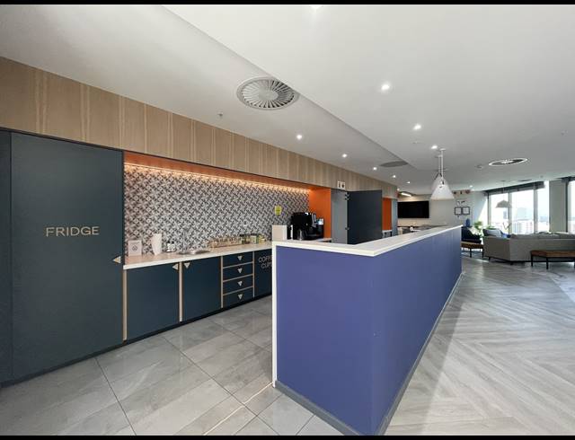 1,770M² OFFICE TO LET IN SANDOWN